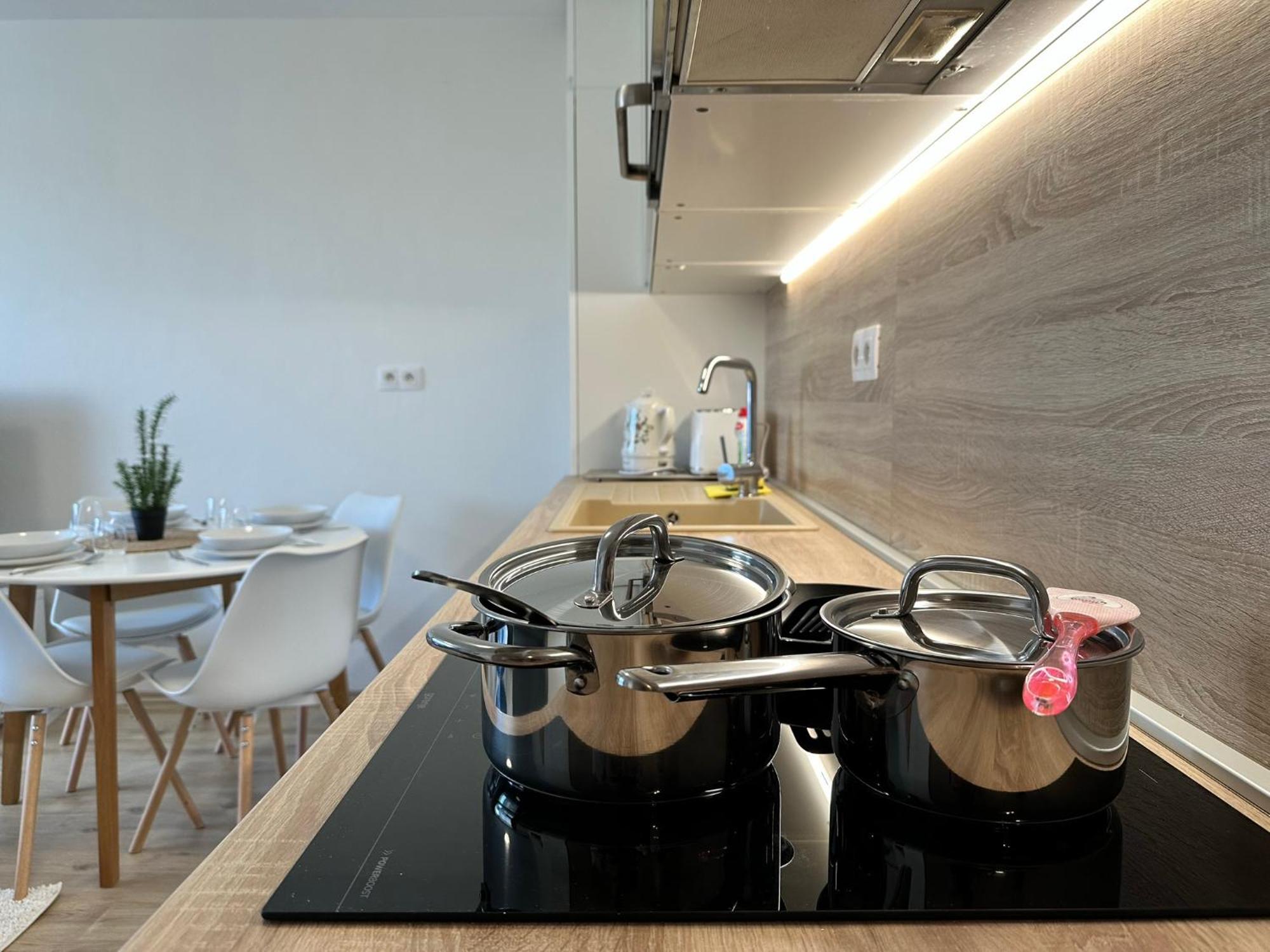 Novozariadeny Apartman Pri Starom Moste Bratislava Luaran gambar