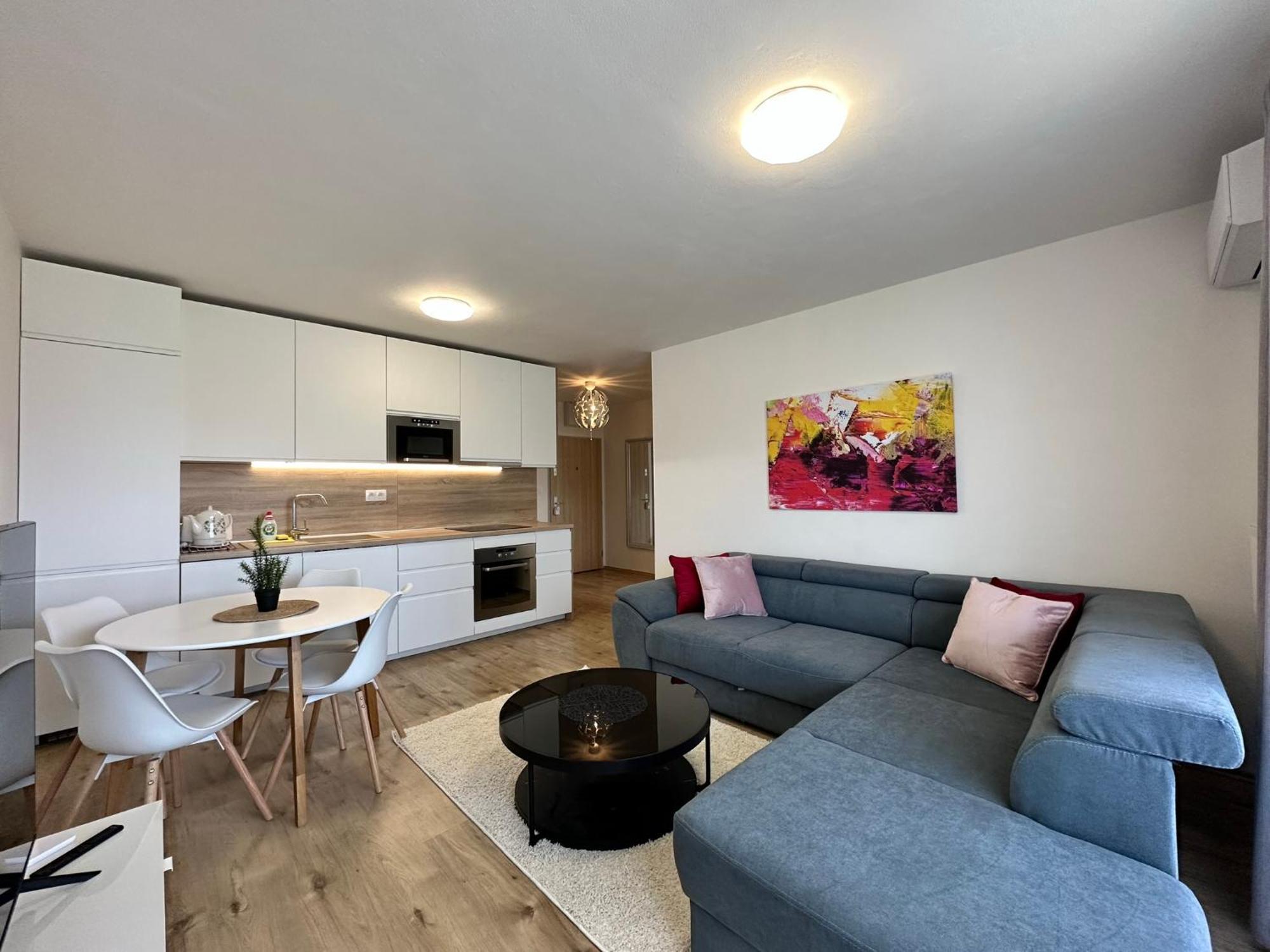 Novozariadeny Apartman Pri Starom Moste Bratislava Luaran gambar