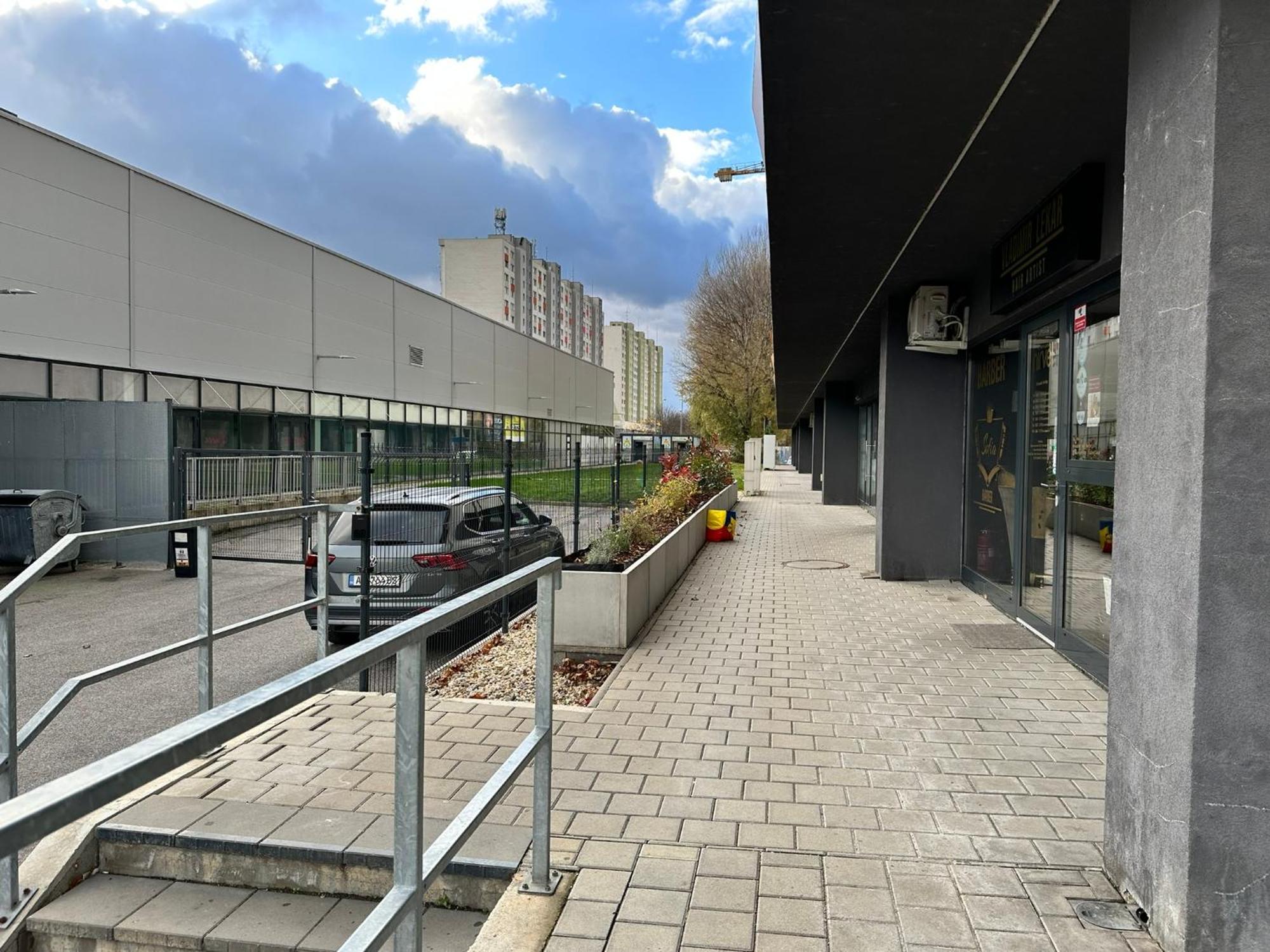 Novozariadeny Apartman Pri Starom Moste Bratislava Luaran gambar